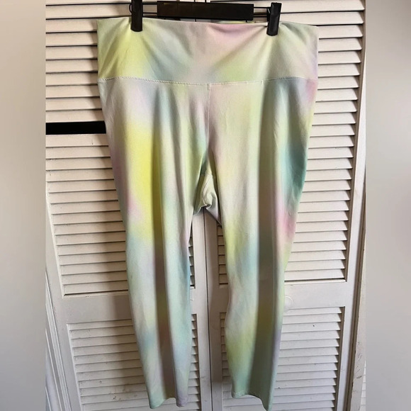 Fabletics Boost Powerhold Highwaisted Plus Size 7/8 Leggings - Picture 1 of 7